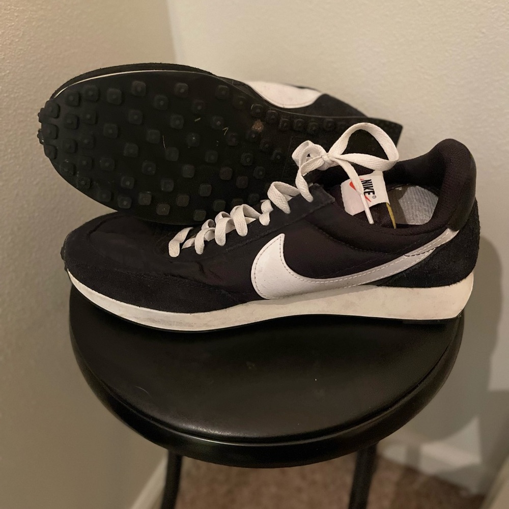 Nike Black and White Sneakers - Picture 2 of 2